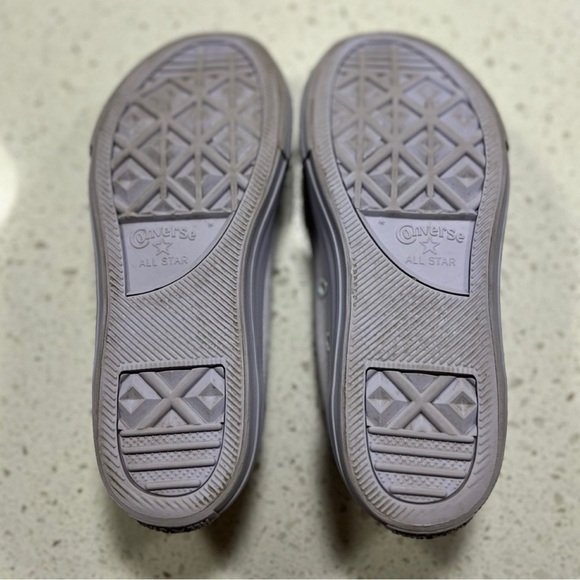 Converse Shoes Youth 3 Chuck Taylor Sneakers All Star 364820C Lilac - Picture 4 of 8